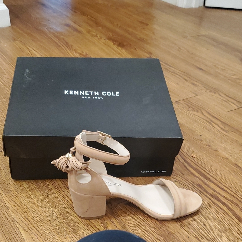 Kenneth Cole Women's Beige Sandals